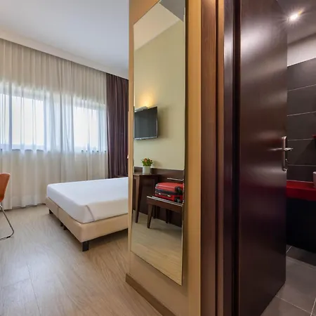 Ih Watt 13 4* Milano