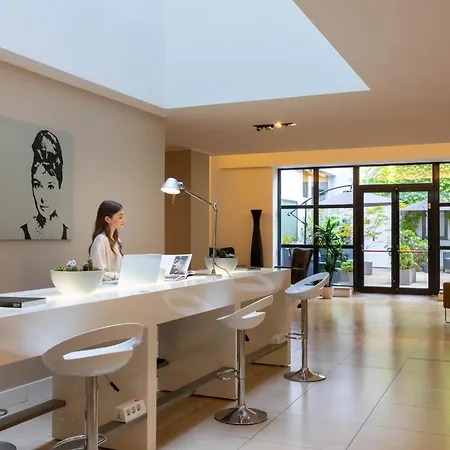 Ih Watt 13 4* ميلان